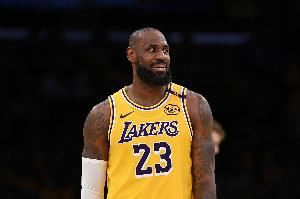 詹姆斯坐骨神经痛！巴克利：就是屁股疼 这岁数轮休无需大惊小怪