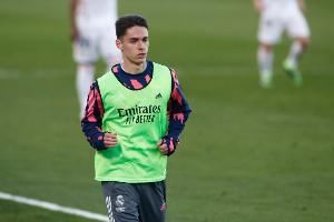 西媒：阿里巴斯曾接近2800万欧去沙特踢球，皇马拥有50%转会分成