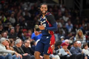 骑士官方：加兰遭遇脚趾挫伤将缺席今日比赛 他将接受每日治疗