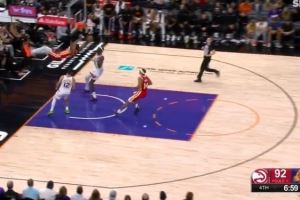 但愿无碍啊！里萨谢抢断反击暴扣没抓稳重摔砸地